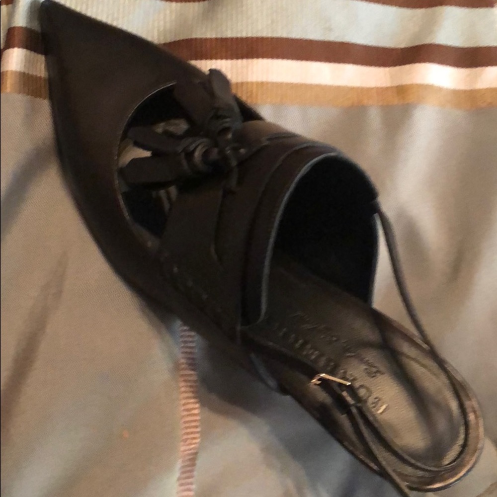 Burberry heels pointy toes with tassel in front